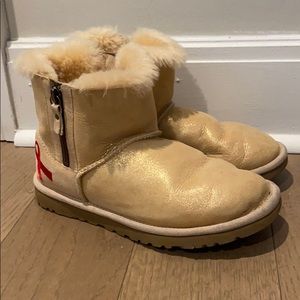 UGG gold breast cancer awareness special edition